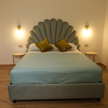 Relais Cristallini Napels Buitenkant foto
