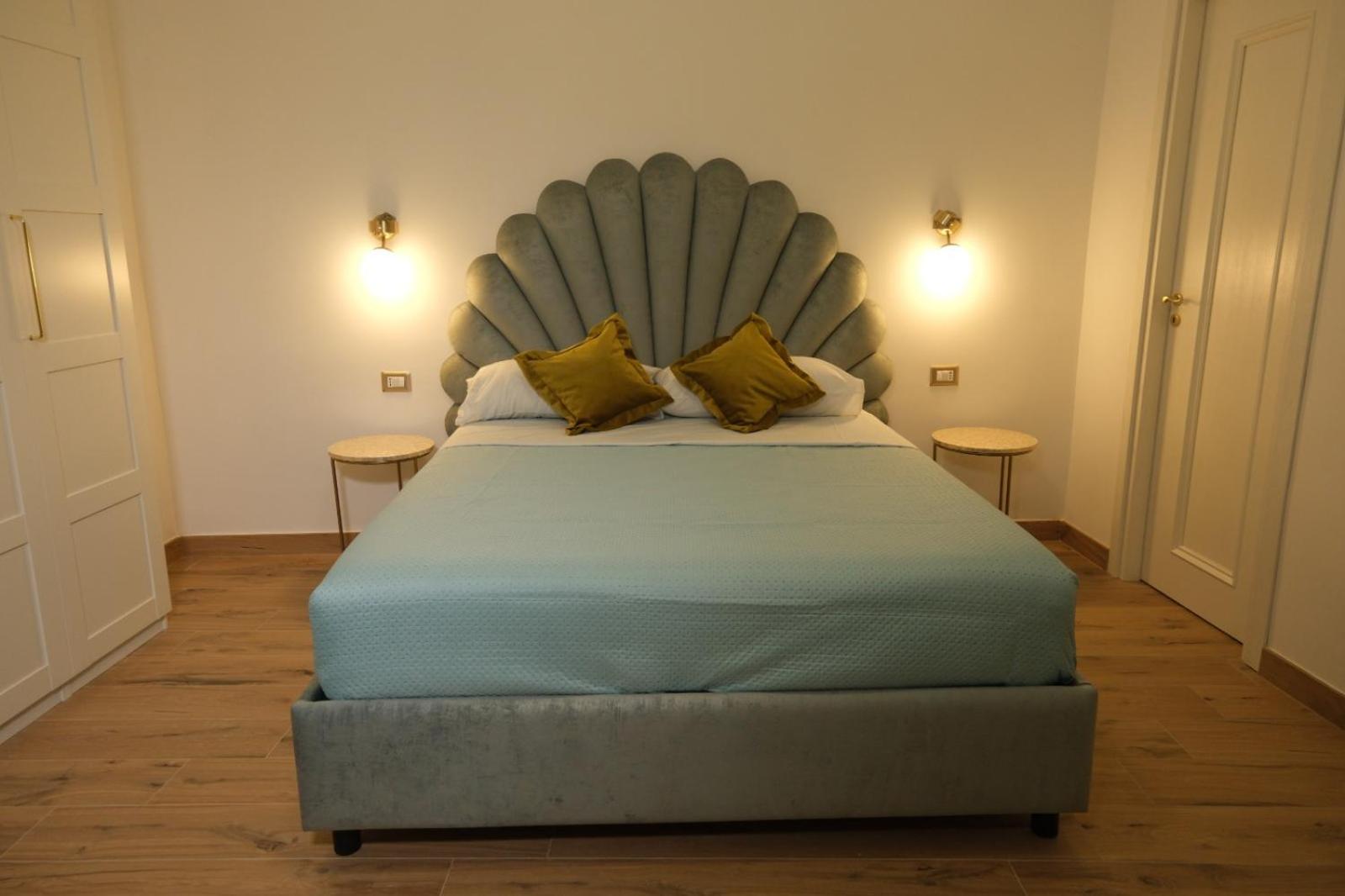 Relais Cristallini Napels Buitenkant foto